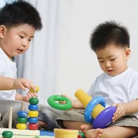 đồ chơi cho bé
