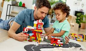 Đồ chơi LEGO làm từ vật liệu gì?
